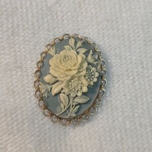 Vintage Floral Cameo Brooch